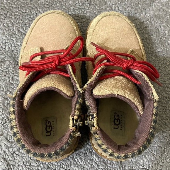 UGG toddler boots - Picture 3 of 6